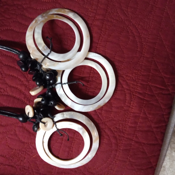 Necklace - Picture 2 of 4